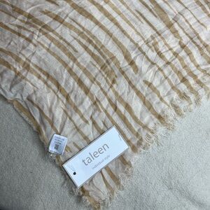 NWT Taleen Lightweight Scarf - Wrap Sarong 43x78